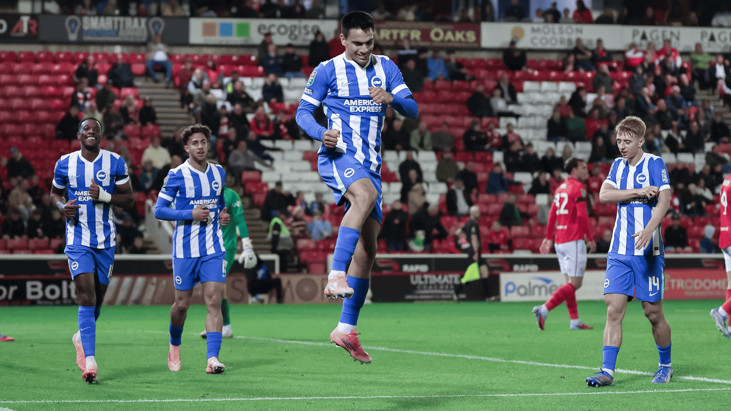 第二和第三, 国脚已收到