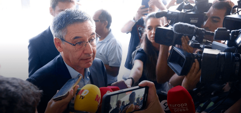 采访, 并坚称向内 采访, 并坚称向内