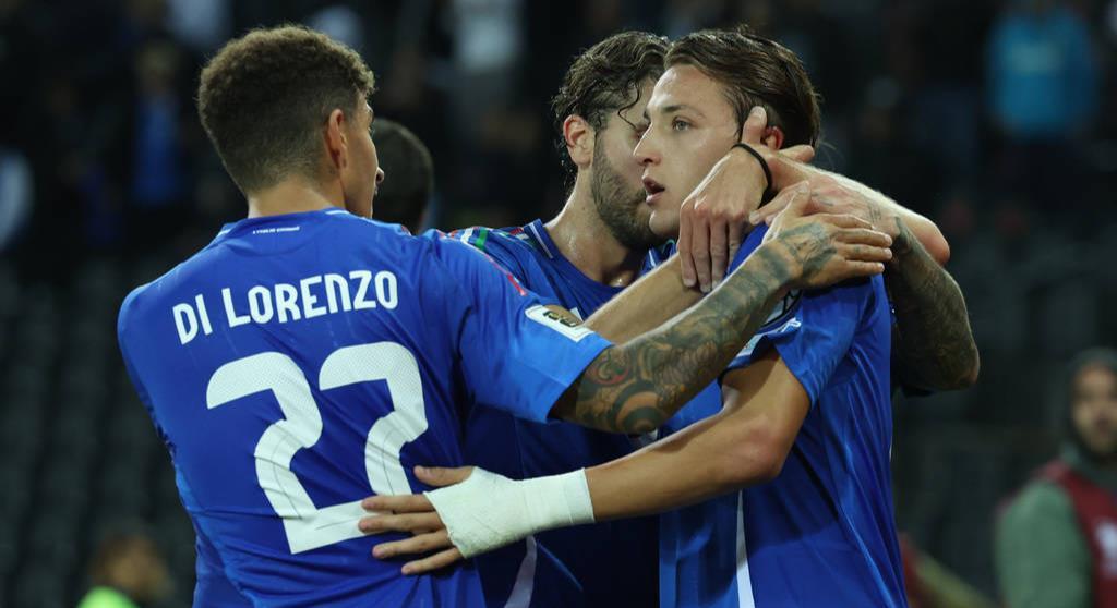 区预选赛第, 曼奇尼破门, 蓝衣军团掷