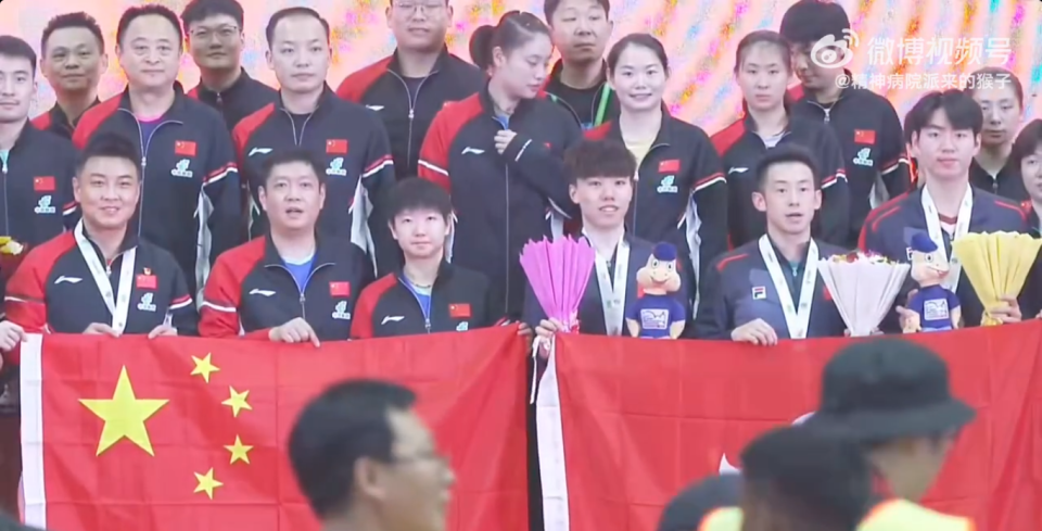 奏唱国歌时, tb, MO 奏唱国歌时, tb, MO